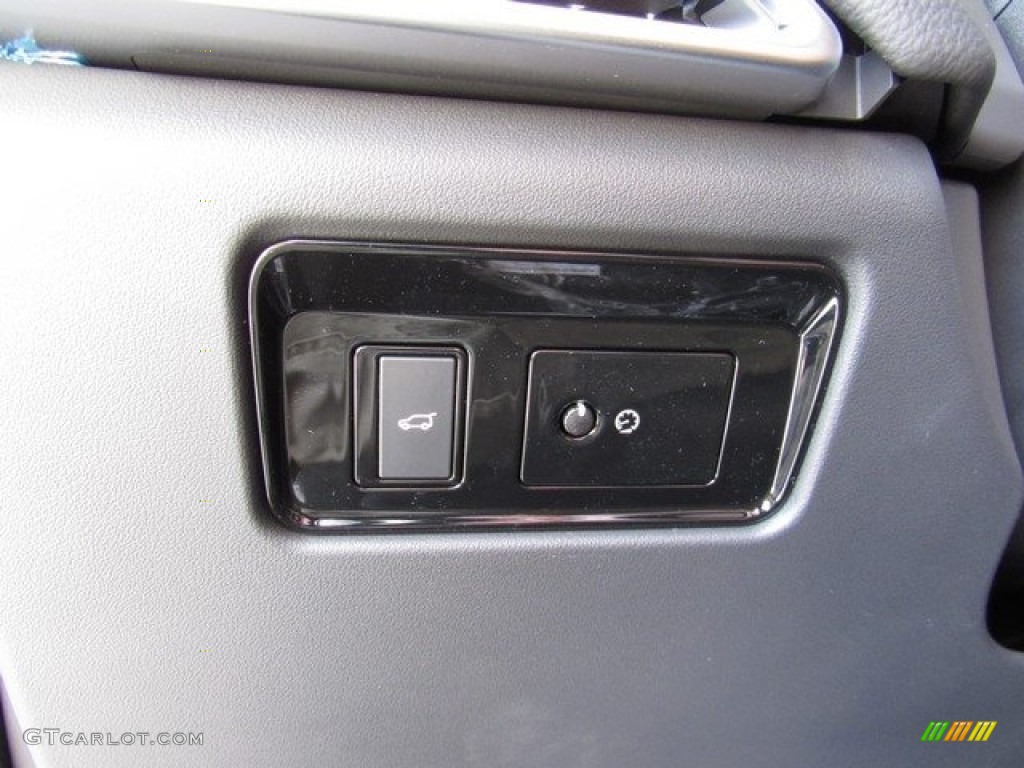 2018 F-PACE 30t AWD Premium - Indus Silver Metallic / Ebony photo #27