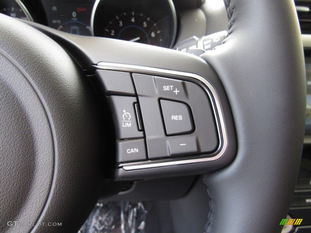 2018 F-PACE 30t AWD Premium - Indus Silver Metallic / Ebony photo #29