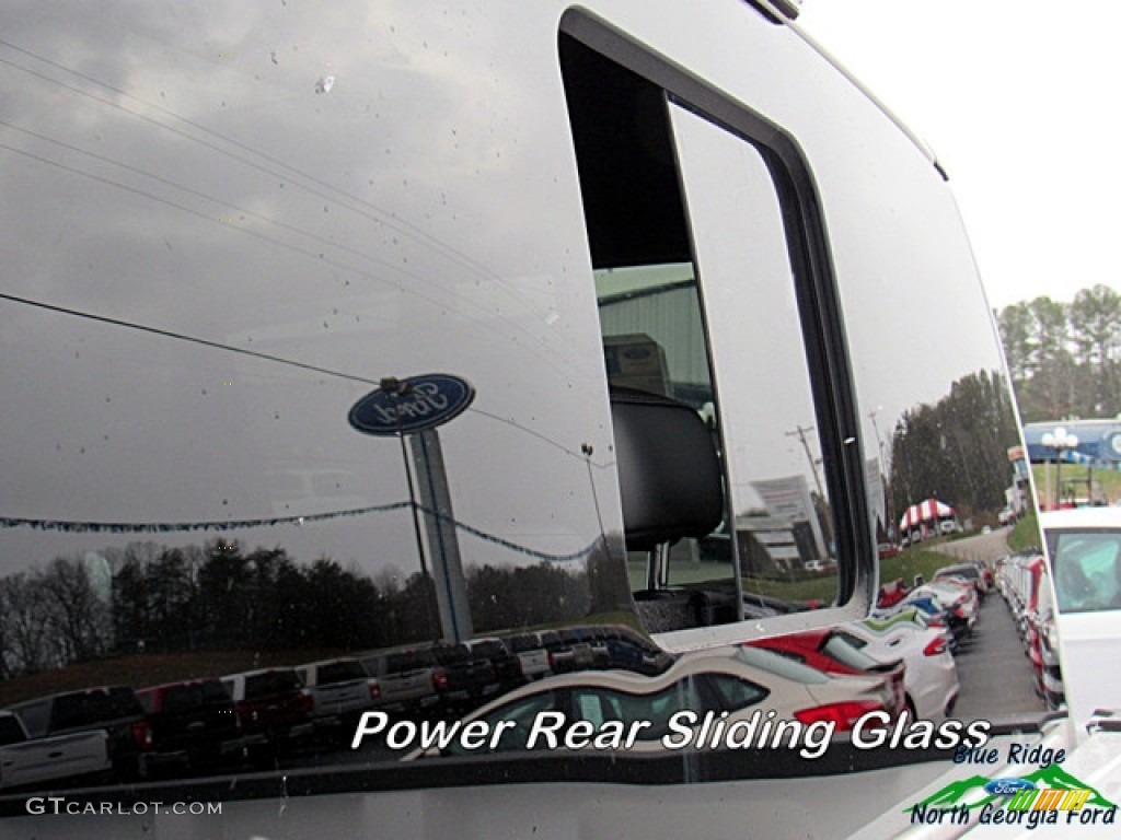 2018 F450 Super Duty Platinum Crew Cab 4x4 - White Platinum / Black photo #24