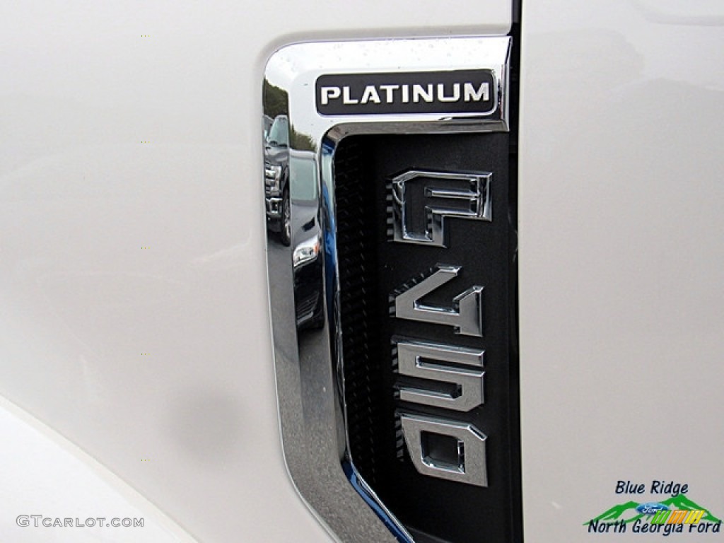 2018 F450 Super Duty Platinum Crew Cab 4x4 - White Platinum / Black photo #37