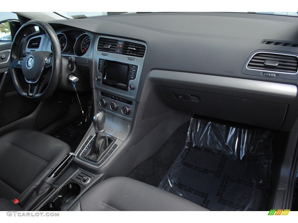 2015 Golf 4 Door 1.8T S - Black / Black photo #17