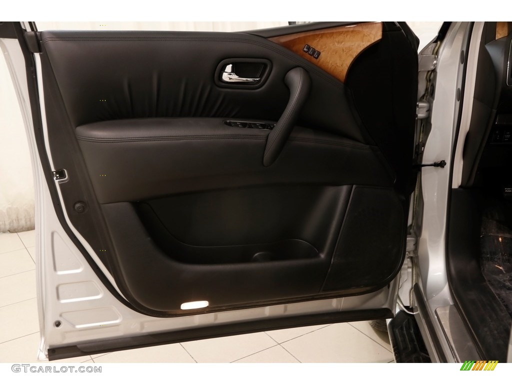 2011 QX 56 4WD - Liquid Platinum / Graphite photo #4