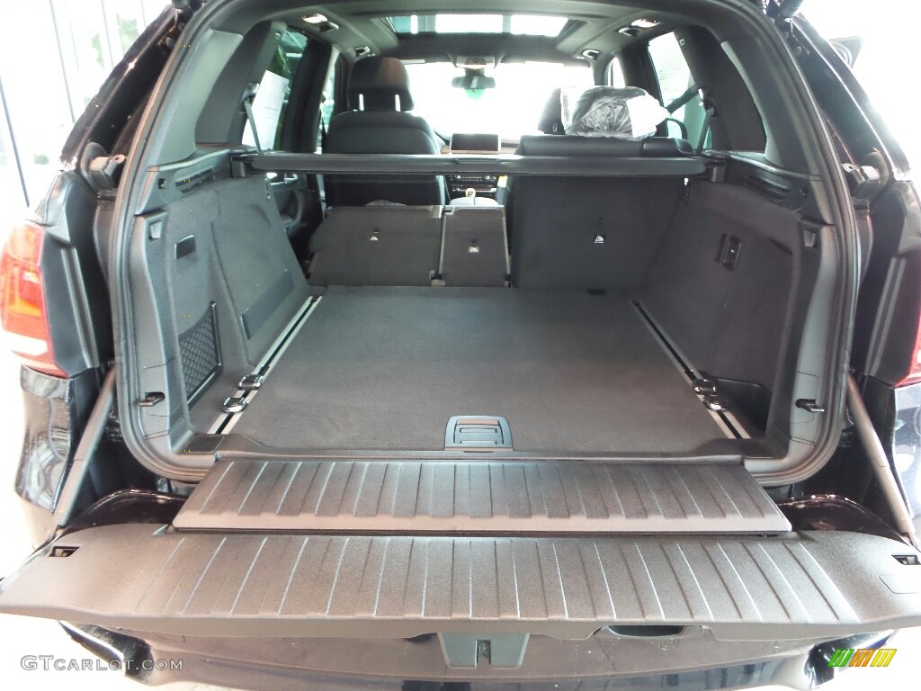 2018 BMW X5 xDrive50i Trunk Photos