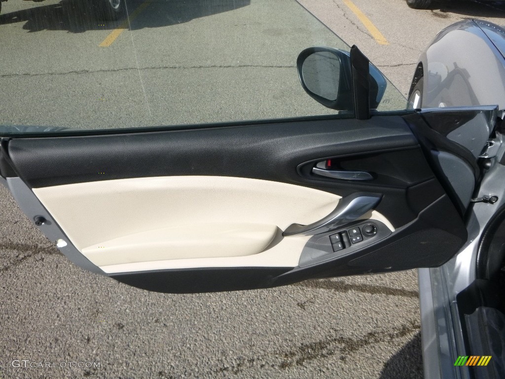 2018 Fiat 124 Spider Lusso Roadster Ivory Door Panel Photo #125971348