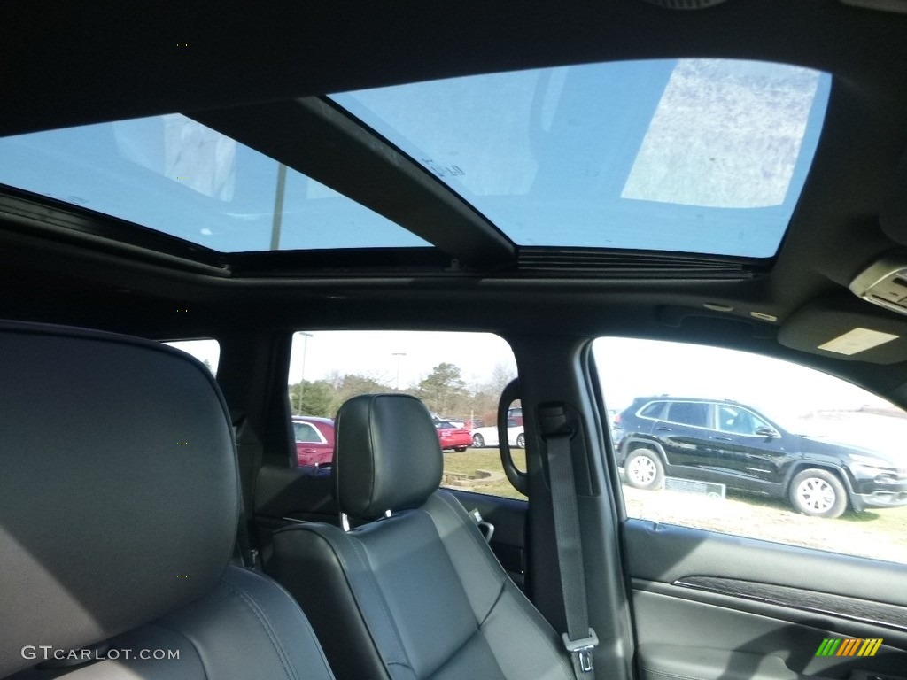 2018 Grand Cherokee Overland 4x4 - Sangria Metallic / Black photo #12