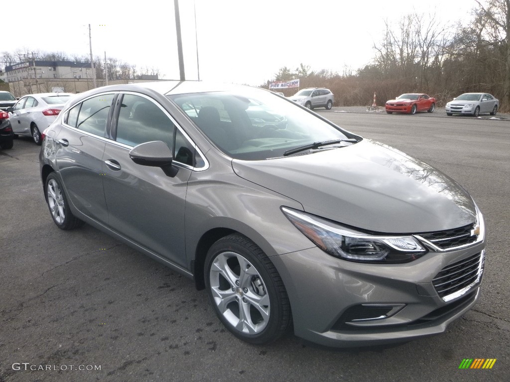 Pepperdust Metallic 2018 Chevrolet Cruze Premier Hatchback Exterior Photo #125977664
