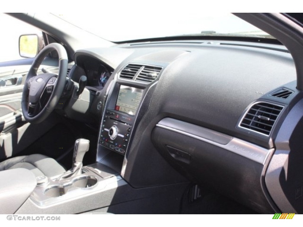 2018 Explorer Sport 4WD - Shadow Black / Ebony Black photo #34
