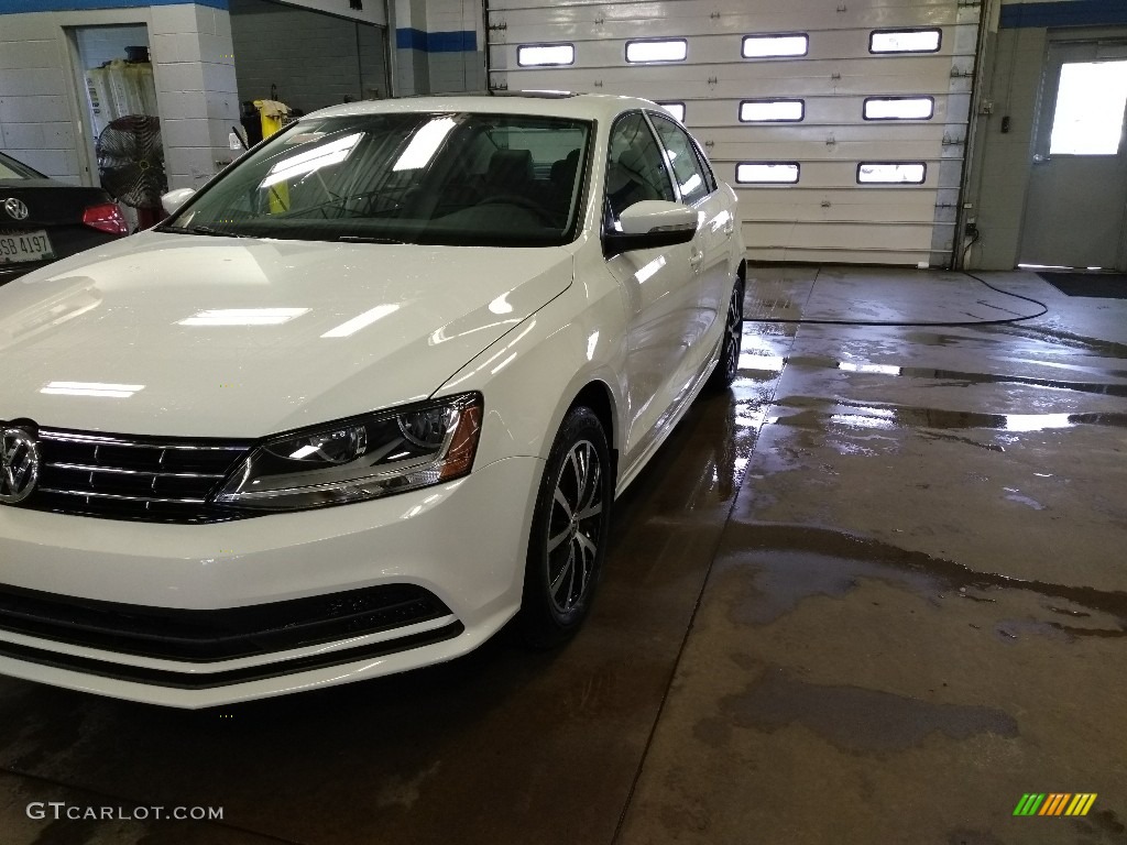 2018 Jetta SE - Pure White / Titan Black photo #1