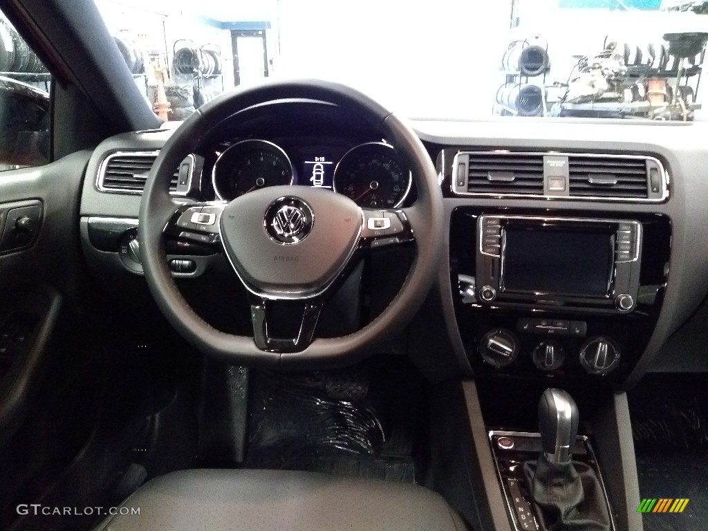 2018 Volkswagen Jetta SE Sport Titan Black Dashboard Photo #125987865