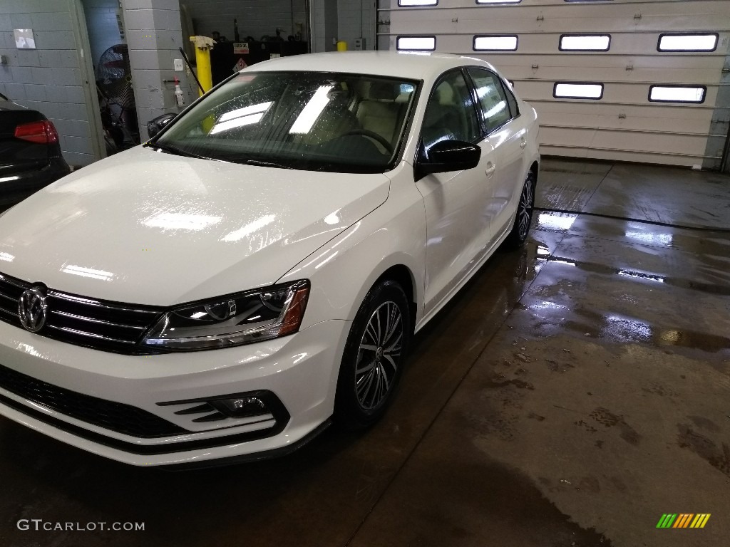 2018 Jetta Wolfsburg Edition - Pure White / Cornsilk Beige photo #1