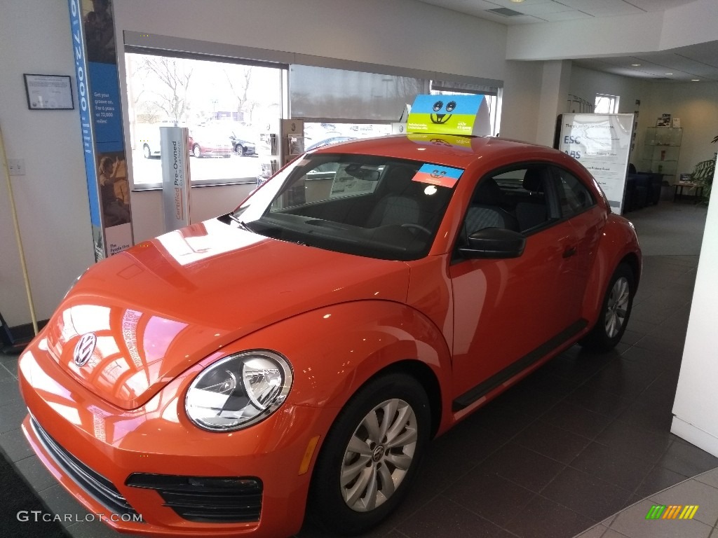 2017 Beetle 1.8T S Coupe - Habanero Orange Metallic / Titan Black photo #1