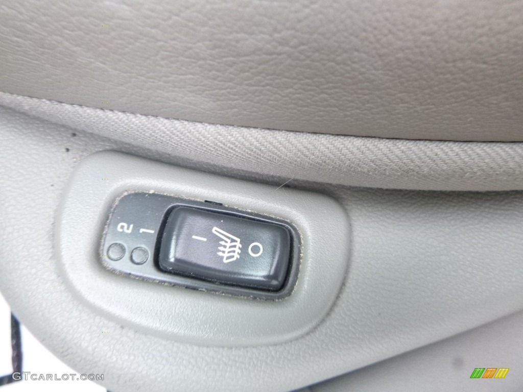2008 Aura XE 3.5 - Cream White / Tan photo #17