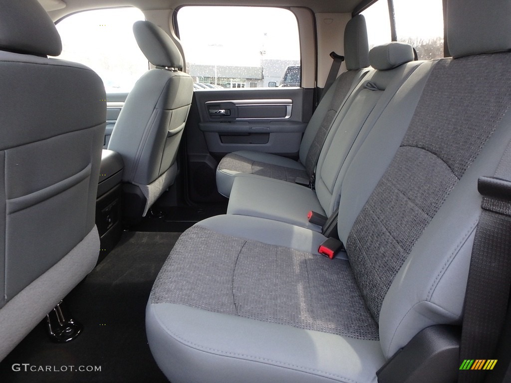 2018 1500 Big Horn Crew Cab 4x4 - Brilliant Black Crystal Pearl / Black/Diesel Gray photo #11