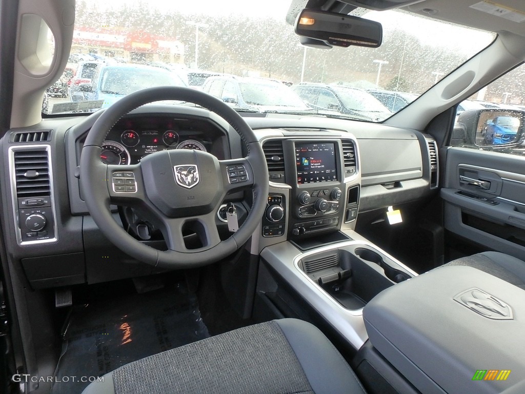 2018 1500 Big Horn Crew Cab 4x4 - Brilliant Black Crystal Pearl / Black/Diesel Gray photo #12