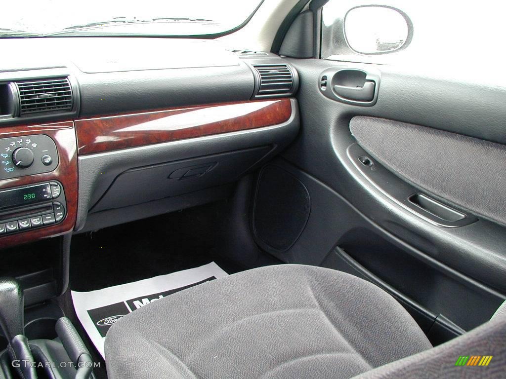 2002 Sebring LX Sedan - Stone White / Dark Slate Gray photo #13