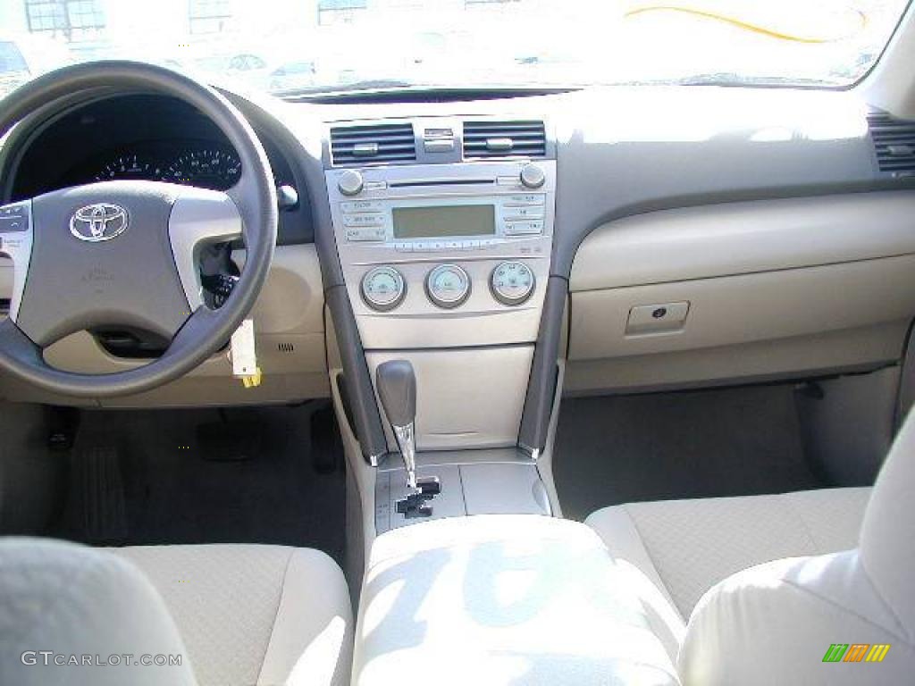 2007 Camry LE - Black / Bisque photo #9