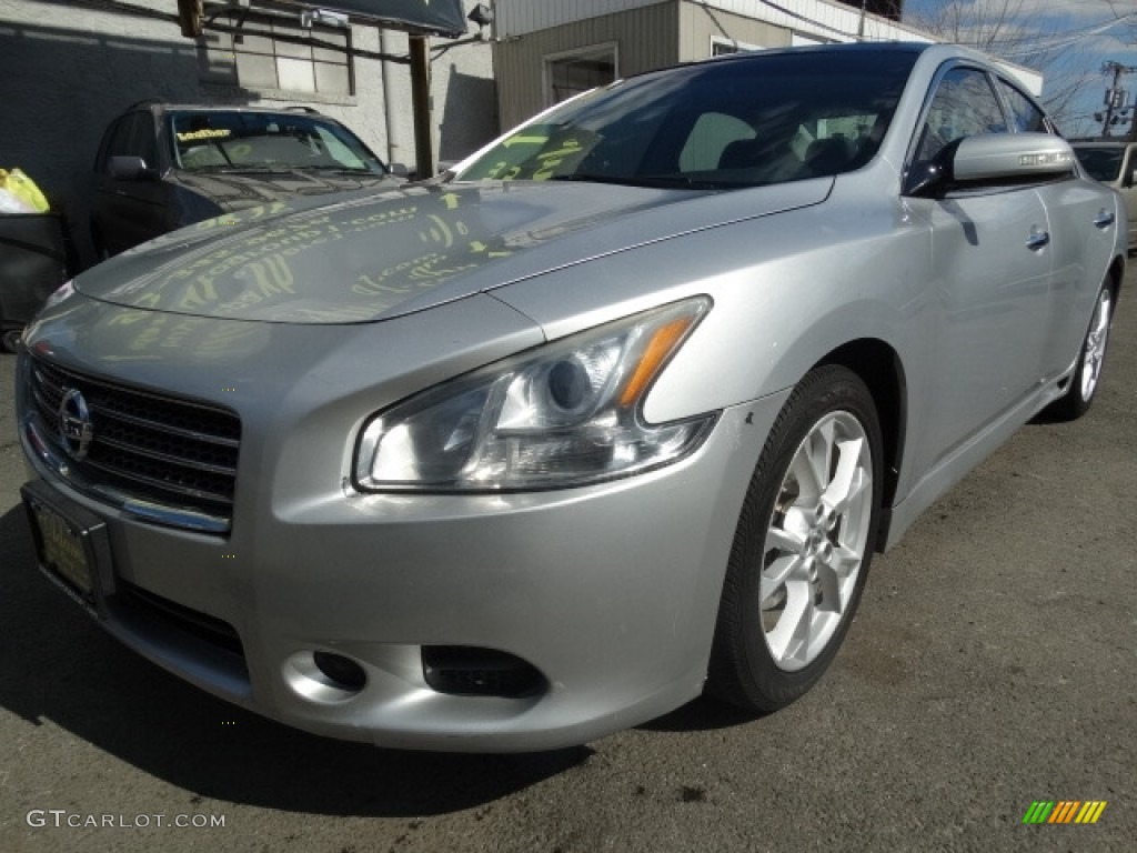 2009 Maxima 3.5 S - Radiant Silver Metallic / Charcoal photo #1