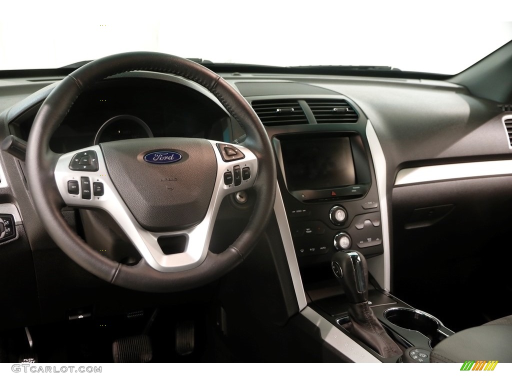 2015 Explorer XLT 4WD - Ingot Silver / Charcoal Black photo #6
