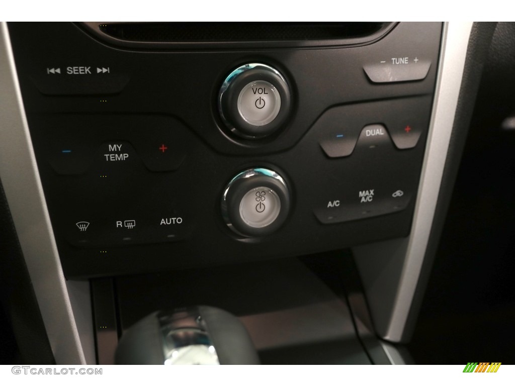 2015 Explorer XLT 4WD - Ingot Silver / Charcoal Black photo #10