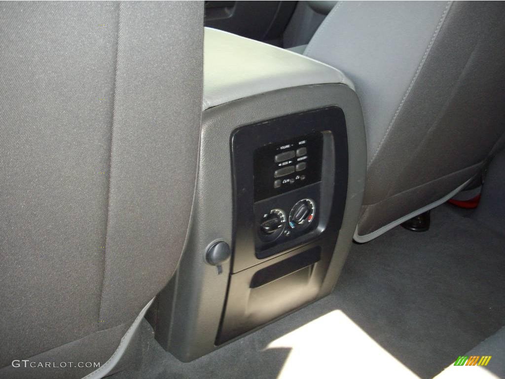2003 Expedition XLT 4x4 - Laser Red Tinted Metallic / Flint Grey photo #6
