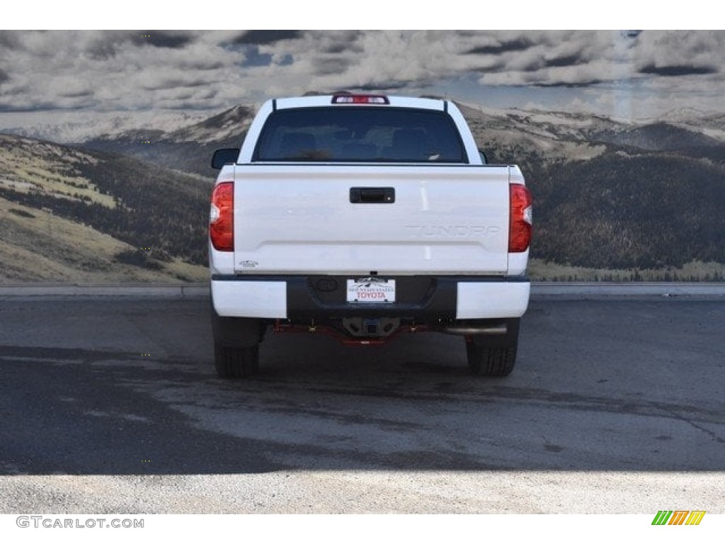 2018 Tundra SR5 CrewMax 4x4 - Super White / Black photo #4