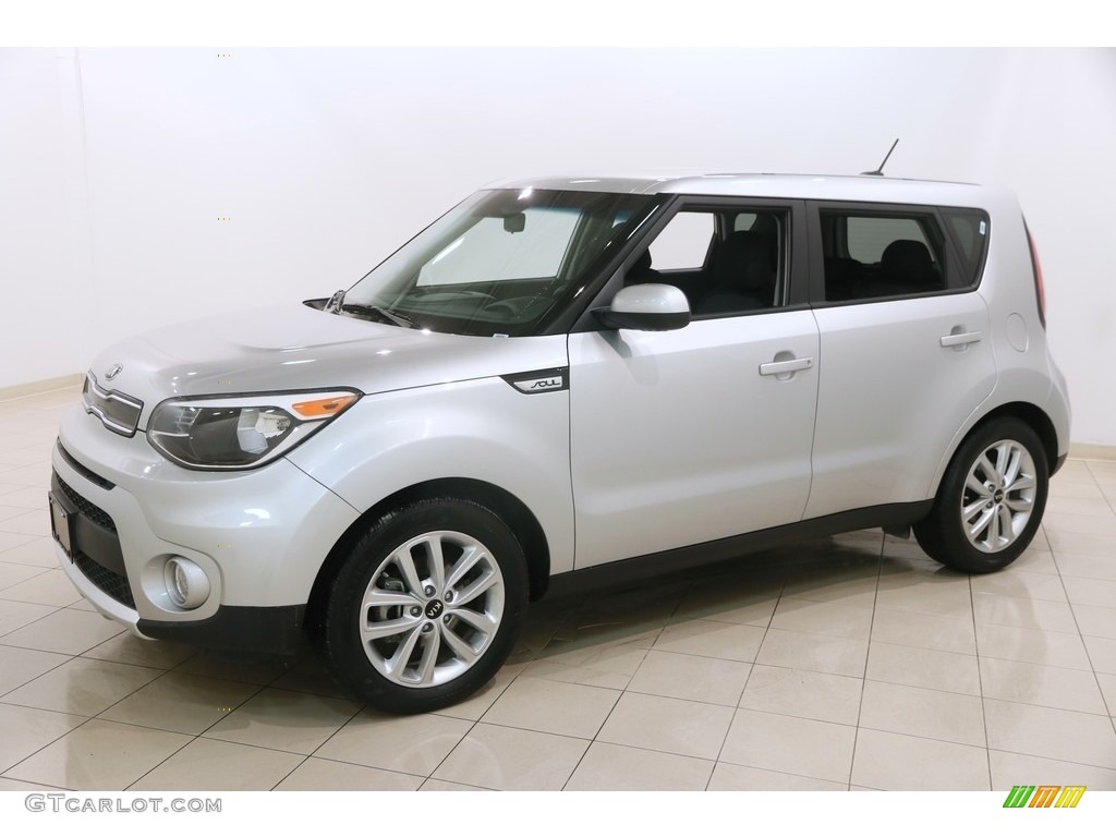 Bright Silver 2018 Kia Soul + Exterior Photo #126008735