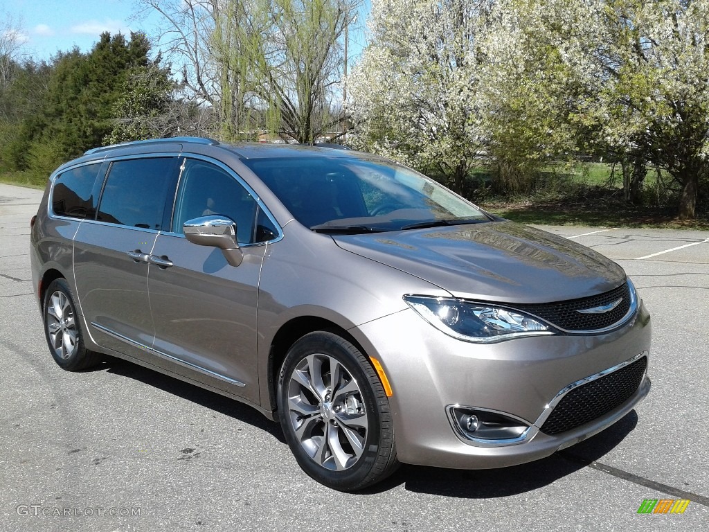 Molten Silver 2018 Chrysler Pacifica Limited Exterior Photo #126010607
