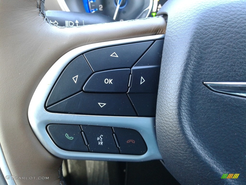 2018 Chrysler Pacifica Limited Black/Deep Mocha Steering Wheel Photo #126011102