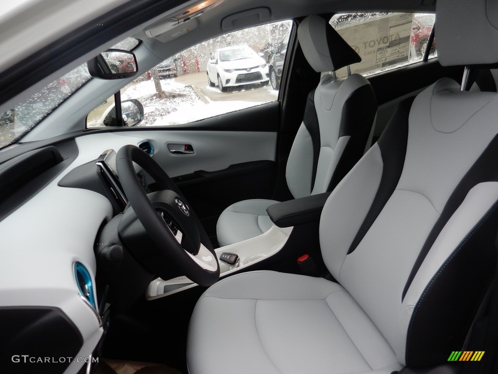 Moonstone Interior 2018 Toyota Prius Prime Advanced Photo #126011243