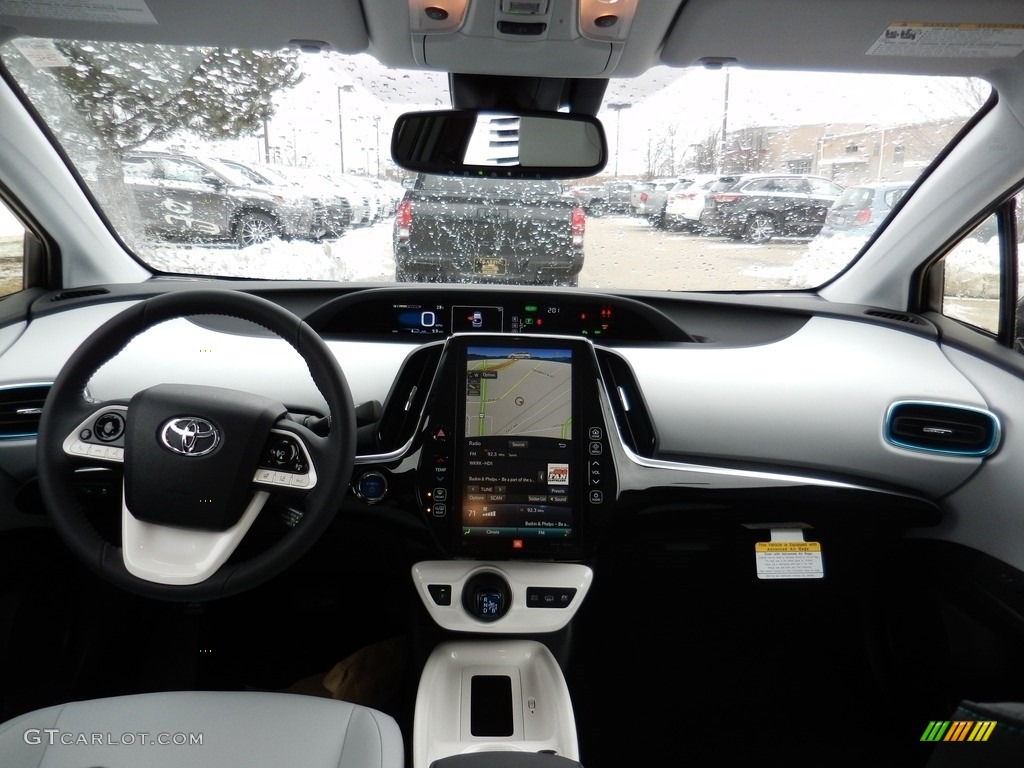 2018 Toyota Prius Prime Advanced Dashboard Photos