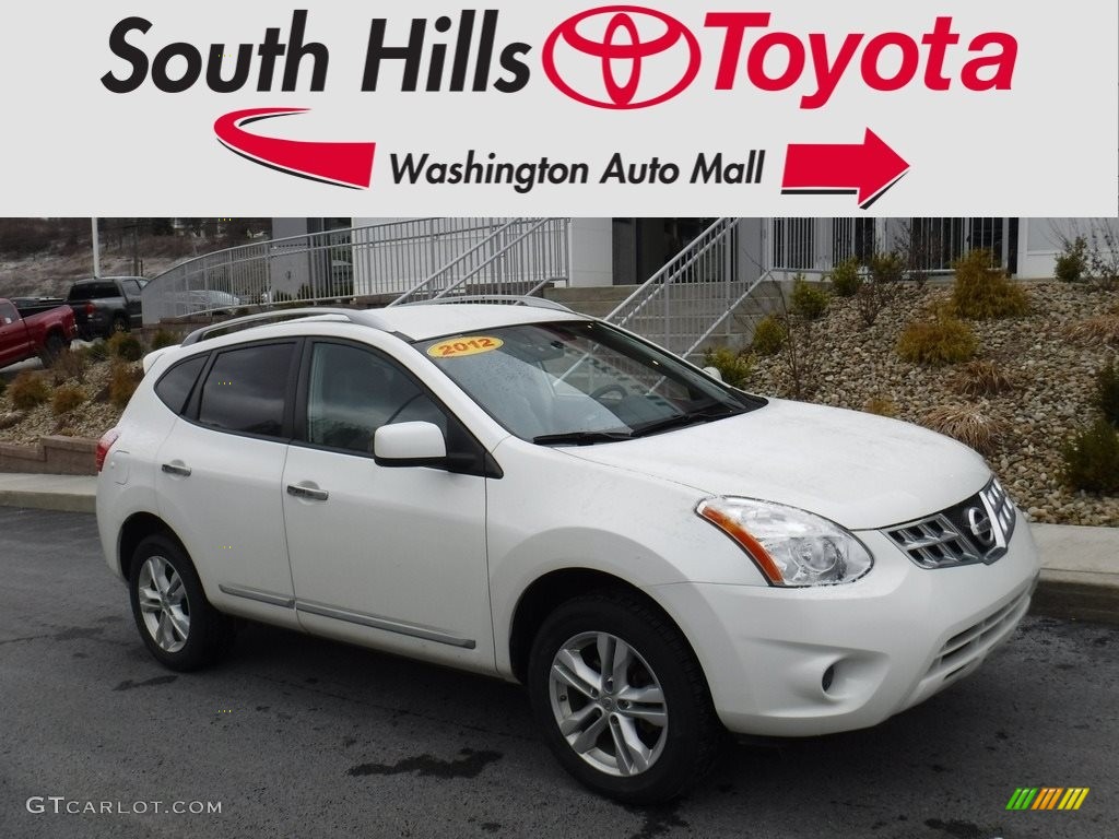 Pearl White Nissan Rogue