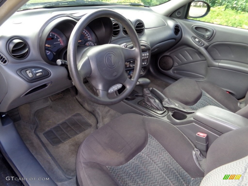 2004 Grand Am SE Sedan - Black / Dark Pewter photo #12