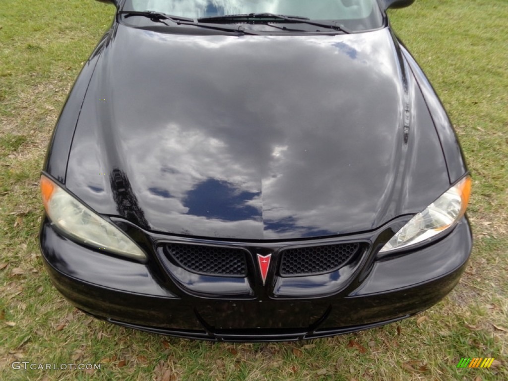 2004 Grand Am SE Sedan - Black / Dark Pewter photo #37