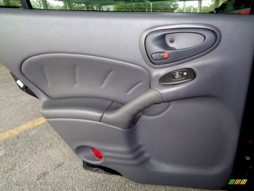 2004 Grand Am SE Sedan - Black / Dark Pewter photo #53