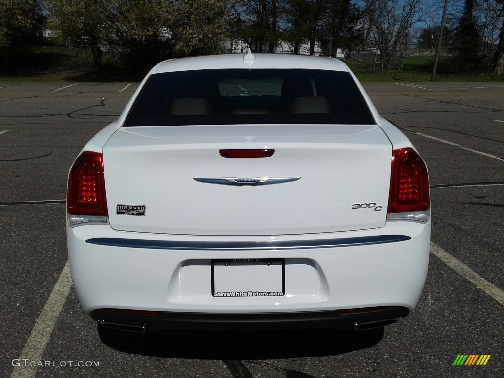 2018 300 C - Bright White / Black photo #7