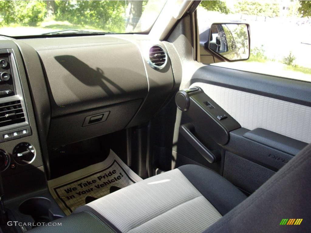 2007 Explorer Sport Trac Limited 4x4 - Silver Birch Metallic / Dark Charcoal photo #14