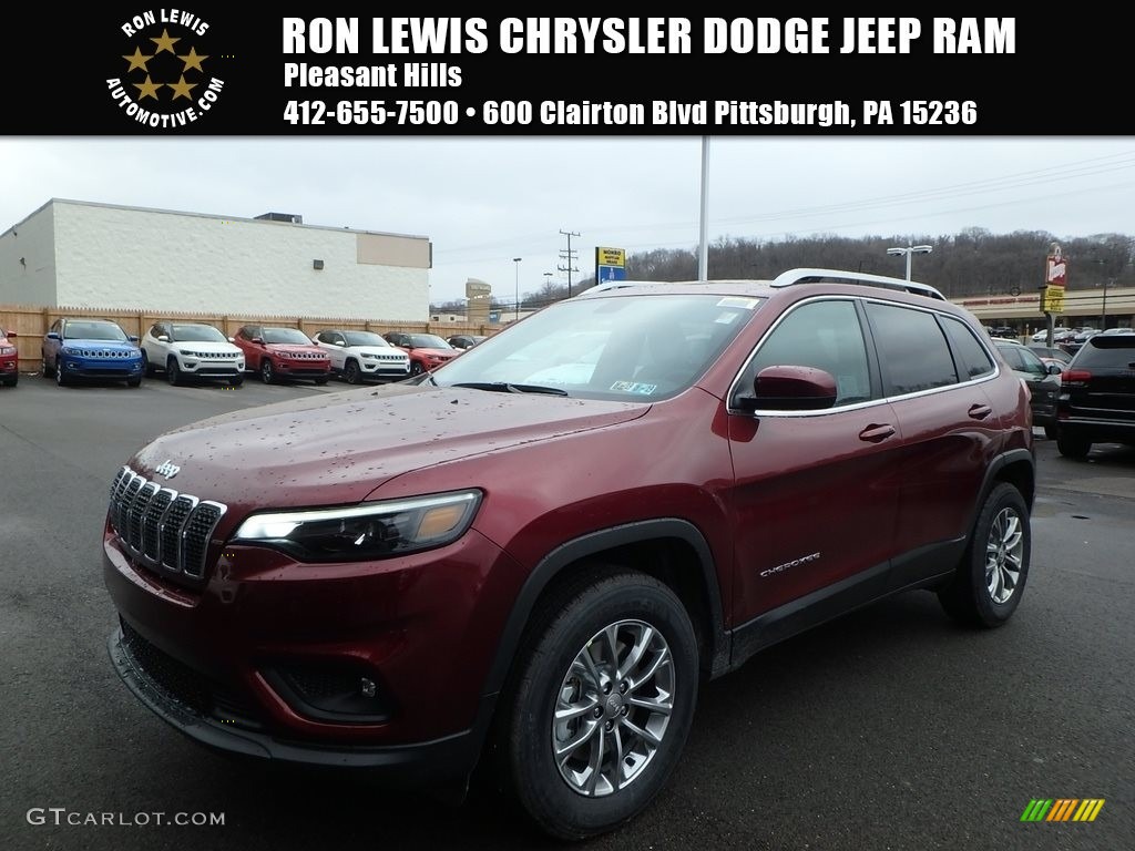 2019 Cherokee Latitude Plus 4x4 - Velvet Red Pearl / Black photo #1