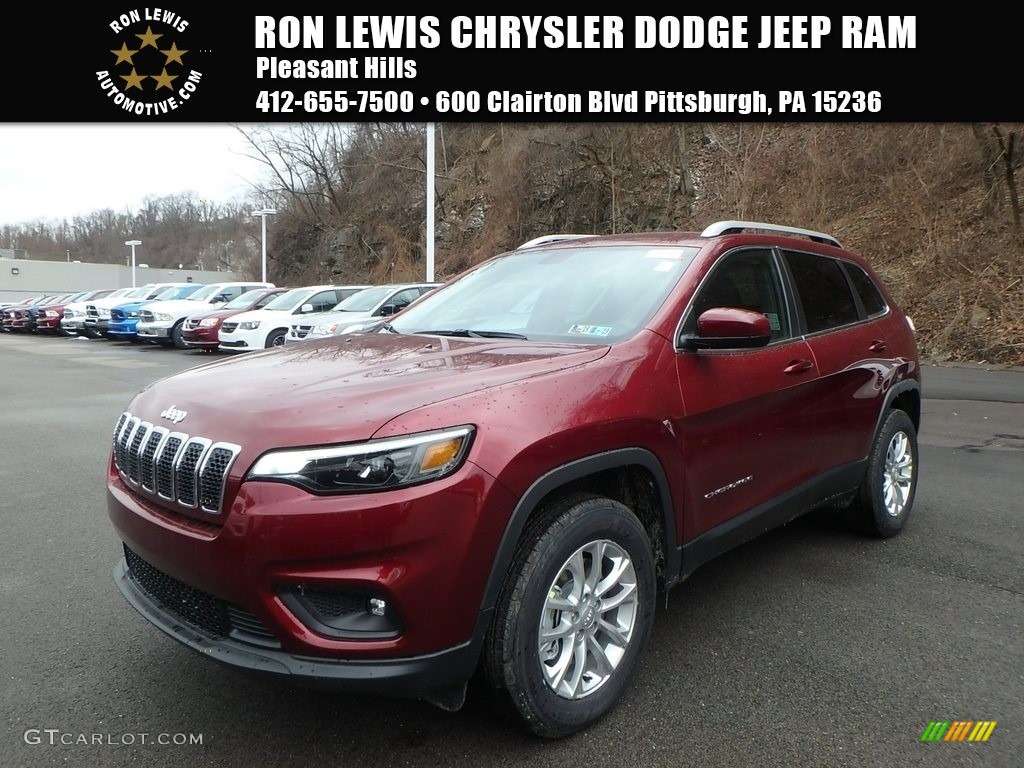 2019 Cherokee Latitude 4x4 - Velvet Red Pearl / Black photo #1