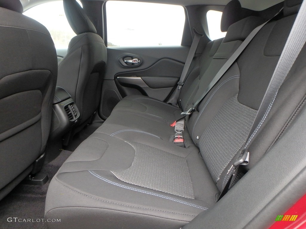 2019 Jeep Cherokee Latitude 4x4 Rear Seat Photo #126021734