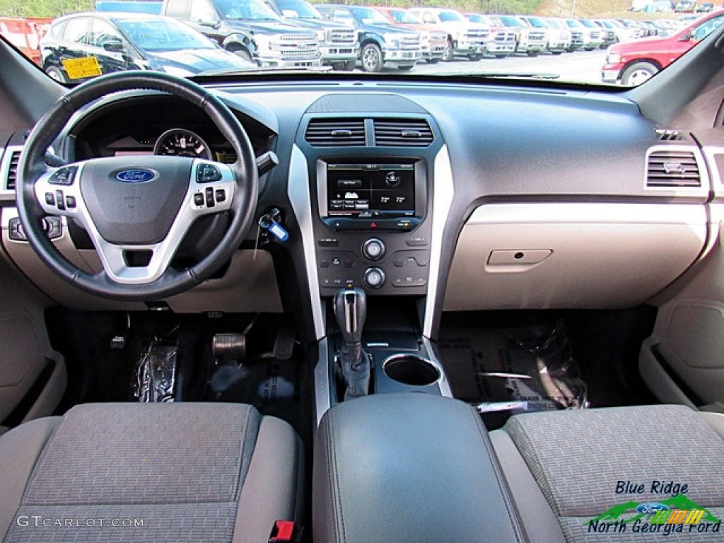 2014 Explorer XLT 4WD - Sterling Gray / Medium Light Stone photo #27
