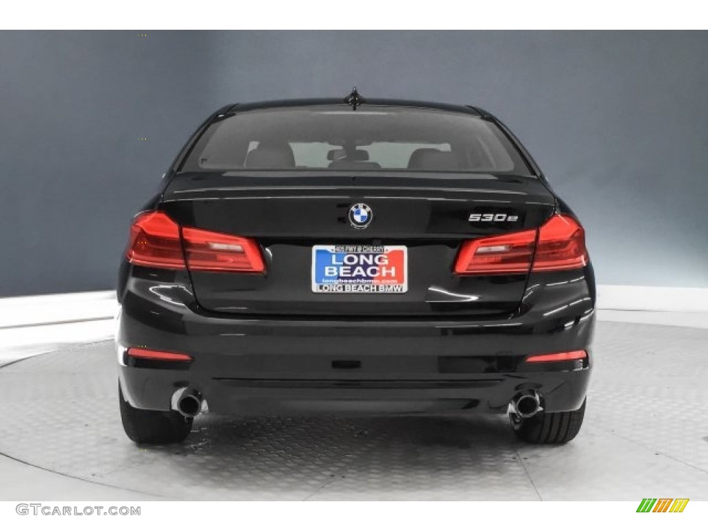 2018 5 Series 530e iPerfomance Sedan - Black Sapphire Metallic / Black photo #4
