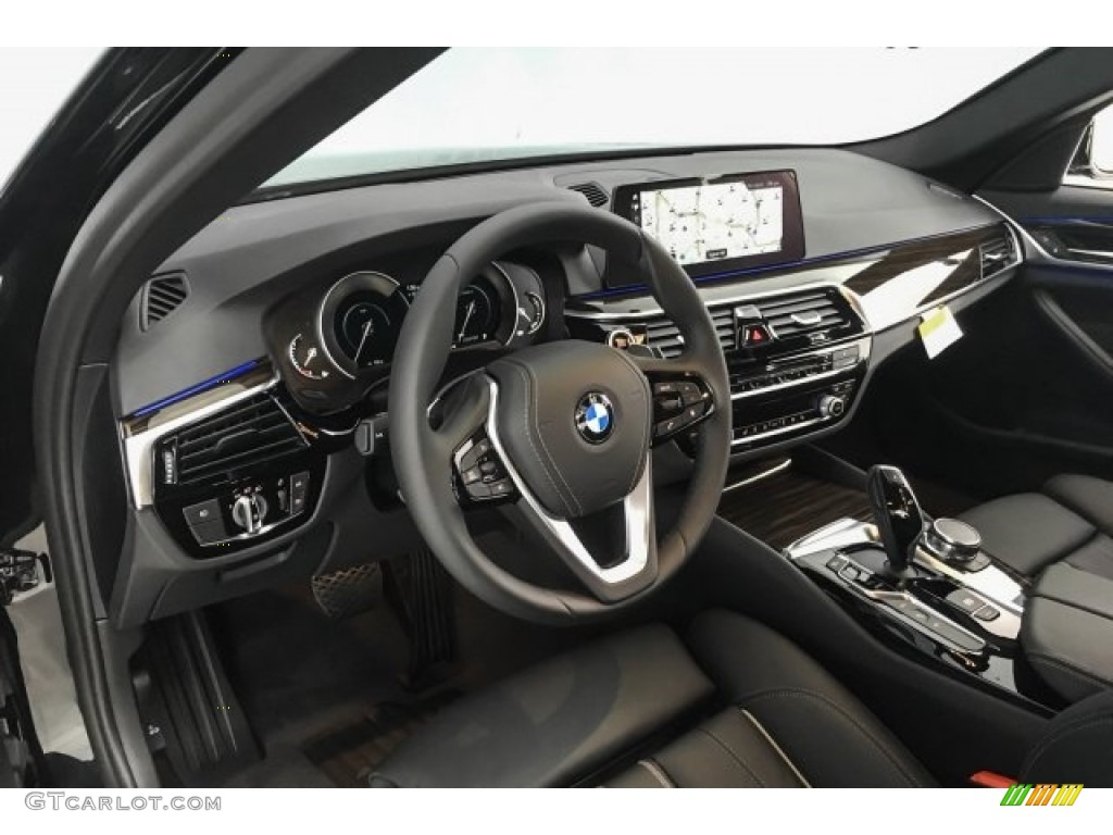 2018 5 Series 530e iPerfomance Sedan - Black Sapphire Metallic / Black photo #5