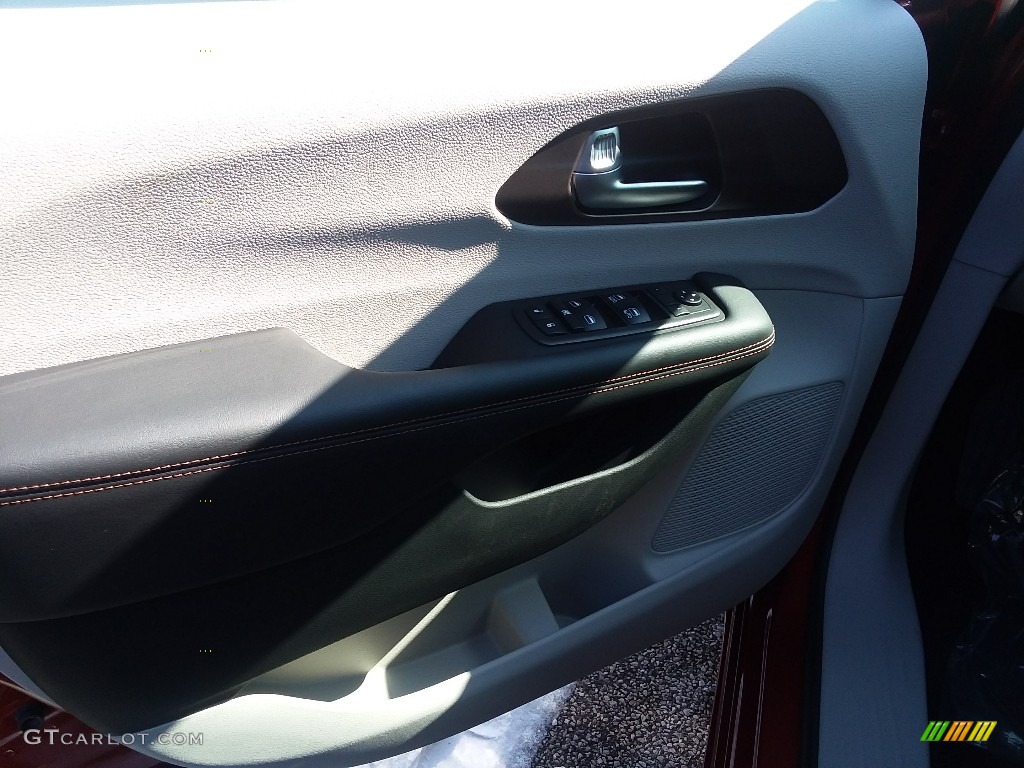 2018 Pacifica Touring L - Copper Pearl / Black/Alloy photo #5