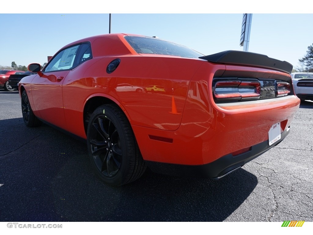 2018 Challenger R/T - Go Mango / Black photo #16