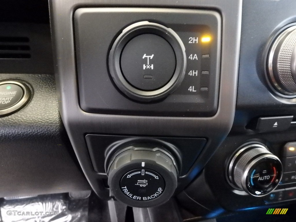 2018 Ford F150 SVT Raptor SuperCrew 4x4 Controls Photo #126042191