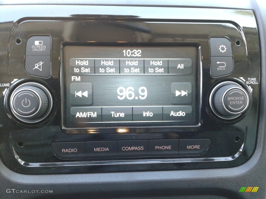 2018 Ram ProMaster 3500 Cutaway Utility Van Audio System Photo #126042293