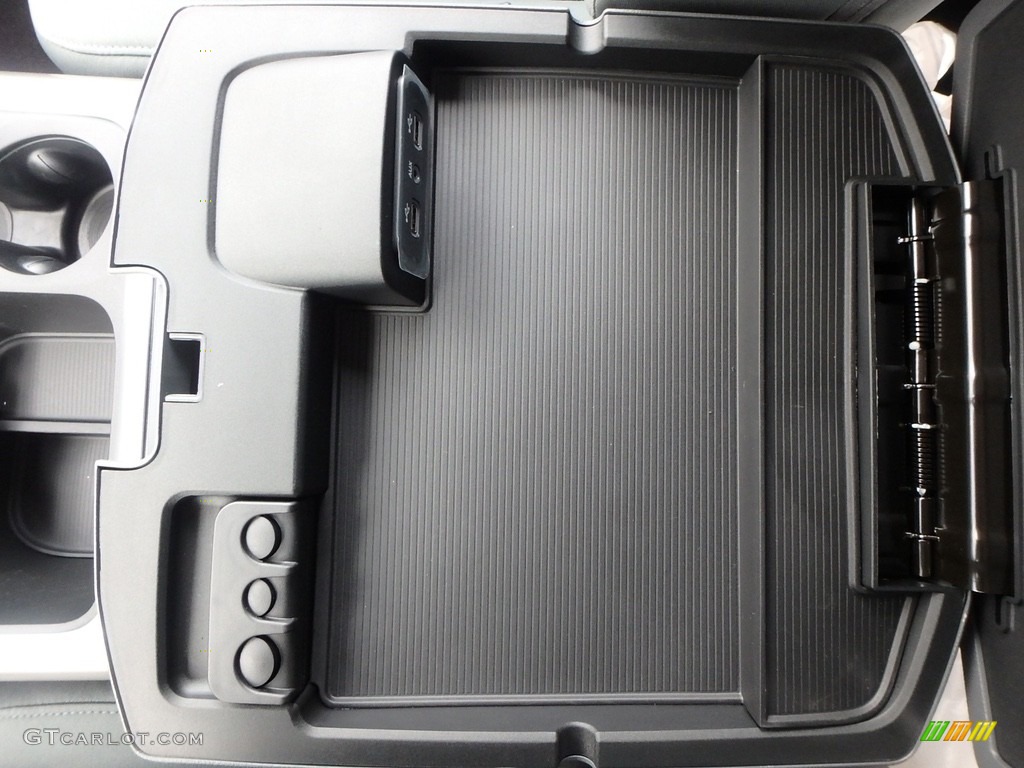 2018 1500 Big Horn Crew Cab 4x4 - Bright Silver Metallic / Black/Diesel Gray photo #18