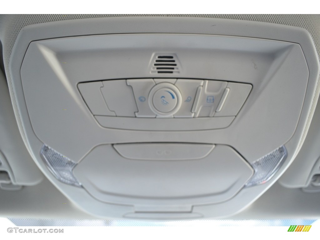 2015 Focus SE Hatchback - Magnetic Metallic / Charcoal Black photo #26