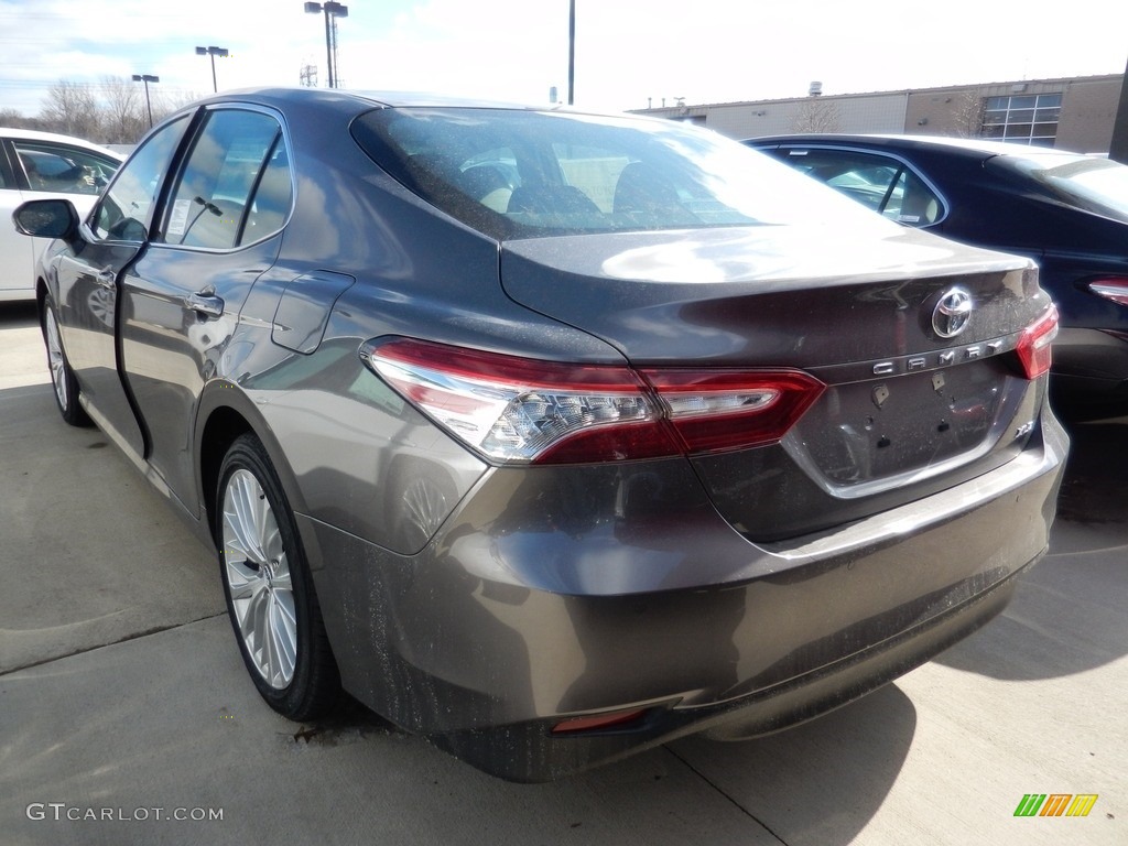 2018 Camry XLE - Predawn Gray Mica / Ash photo #2
