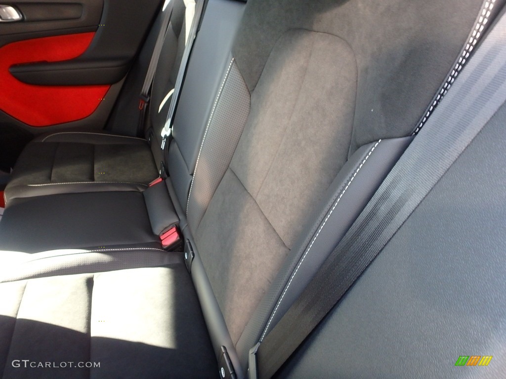 2019 XC40 T5 Momentum AWD - Crystal White Metallic / Charcoal photo #8